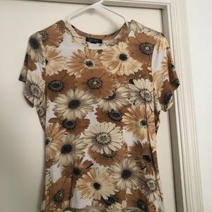 Karen Kane Cute Summer and Fall top.